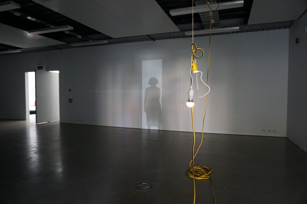 gallery light element